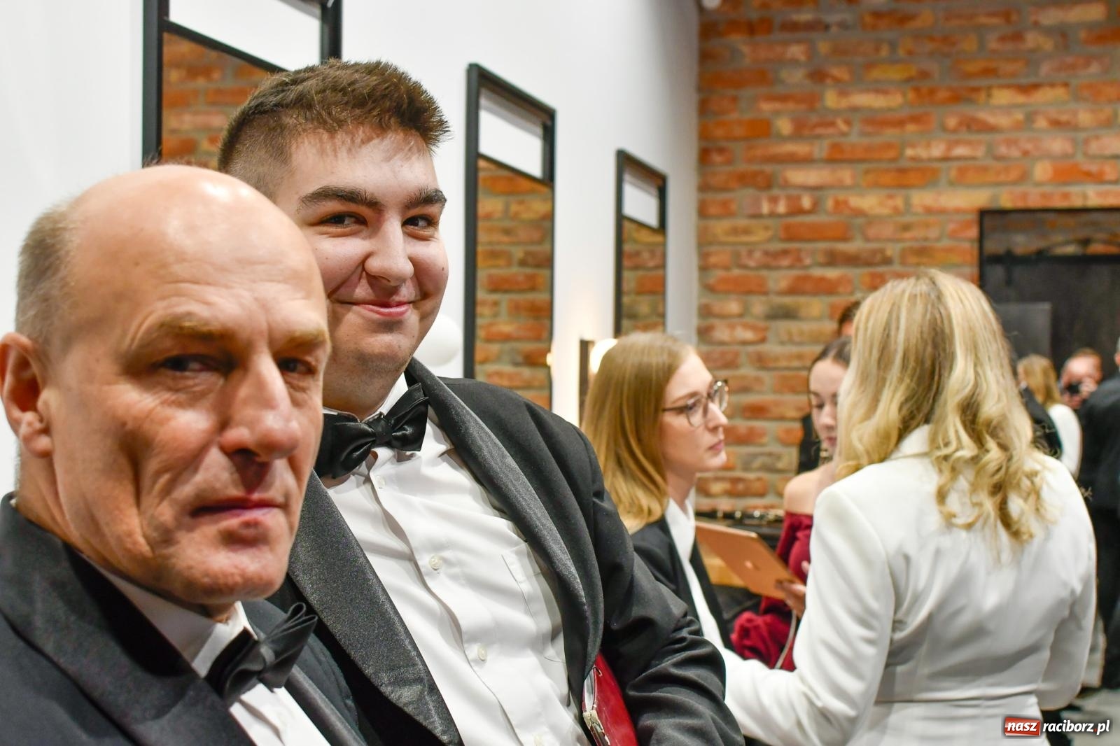 Zdjęcie w galerii na portalu naszraciborz.pl: Kiermasz świąteczny w Tworkowie z premierą banknotu kolekcjonerskiego [FOTO i WIDEO] wiadomości z regionu