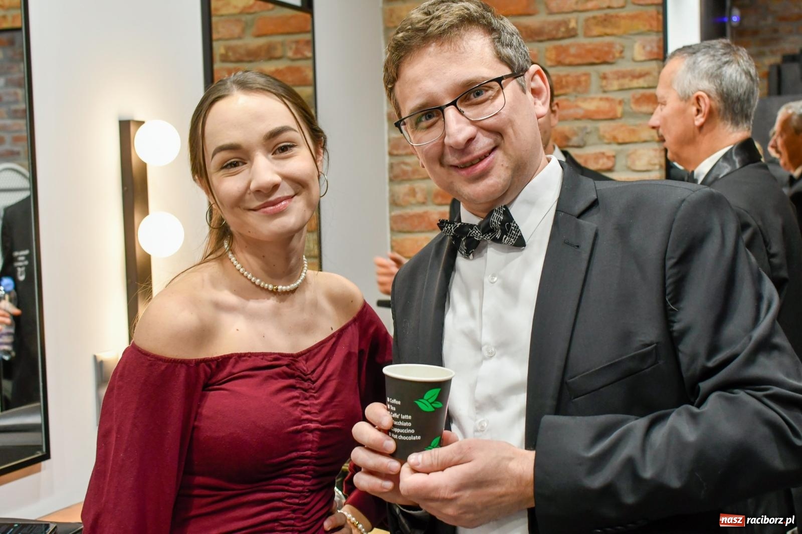 Zdjęcie w galerii na portalu naszraciborz.pl: Kiermasz świąteczny w Tworkowie z premierą banknotu kolekcjonerskiego [FOTO i WIDEO] wiadomości z regionu