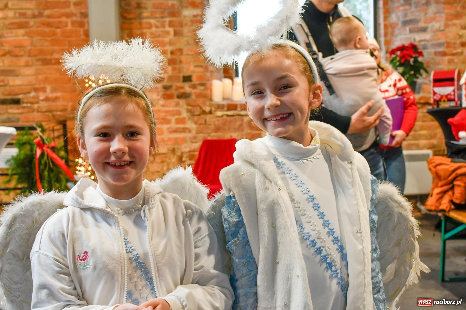 Zdjęcie w galerii na portalu naszraciborz.pl: Kiermasz świąteczny w Tworkowie z premierą banknotu kolekcjonerskiego [FOTO i WIDEO] wiadomości z regionu