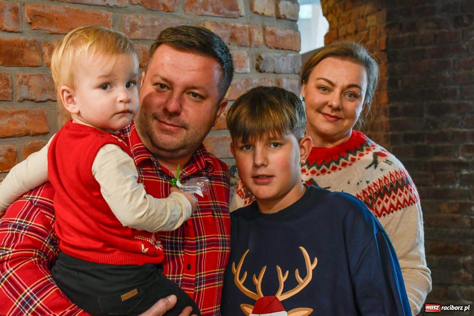 Zdjęcie w galerii na portalu naszraciborz.pl: Kiermasz świąteczny w Tworkowie z premierą banknotu kolekcjonerskiego [FOTO i WIDEO] wiadomości z regionu