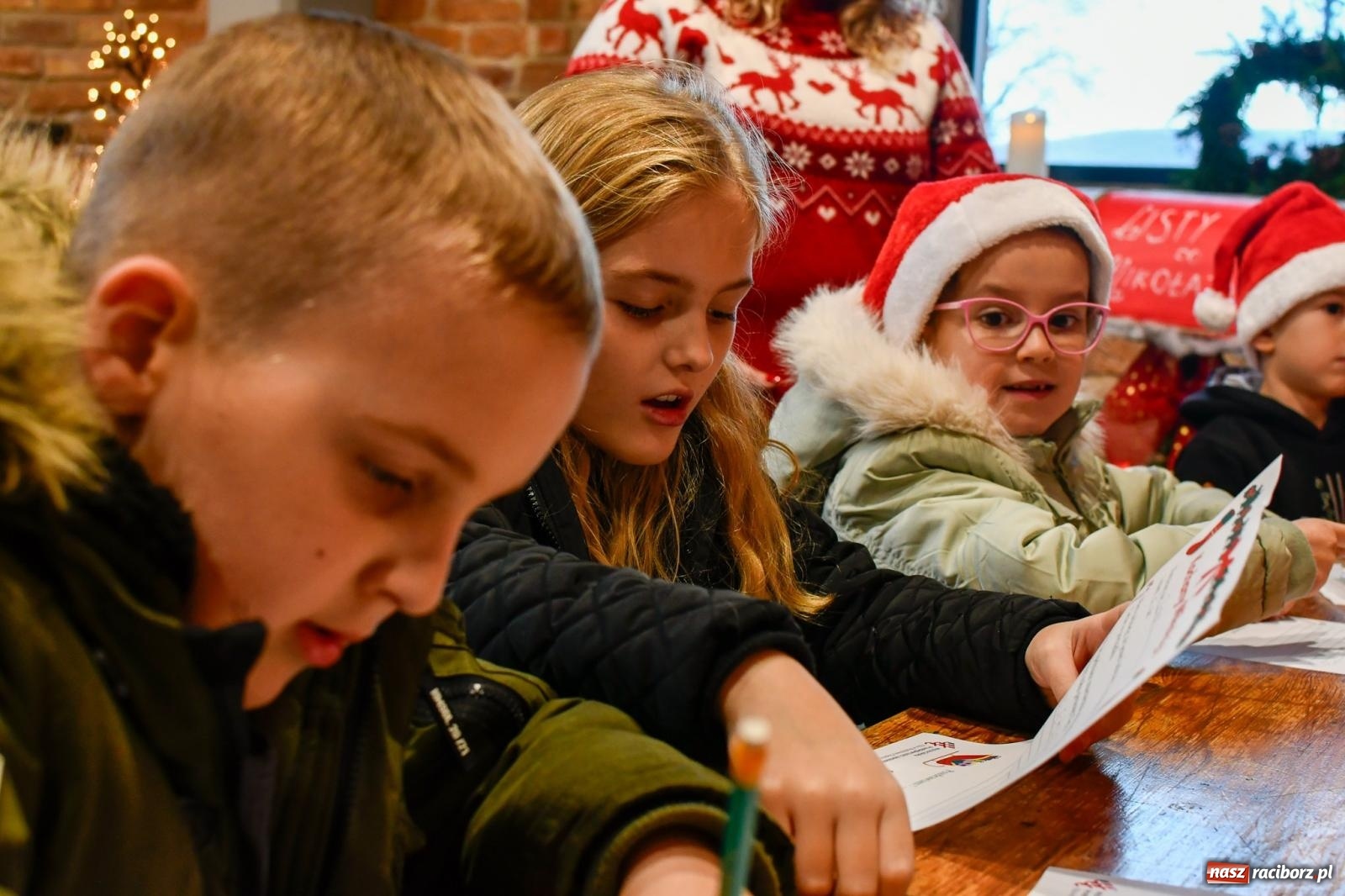 Zdjęcie w galerii na portalu naszraciborz.pl: Kiermasz świąteczny w Tworkowie z premierą banknotu kolekcjonerskiego [FOTO i WIDEO] wiadomości z regionu