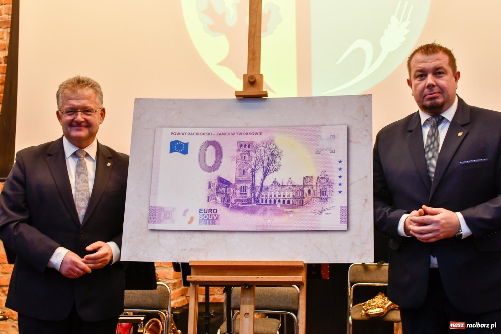 Zdjęcie w galerii na portalu naszraciborz.pl: Kiermasz świąteczny w Tworkowie z premierą banknotu kolekcjonerskiego [FOTO i WIDEO] wiadomości z regionu