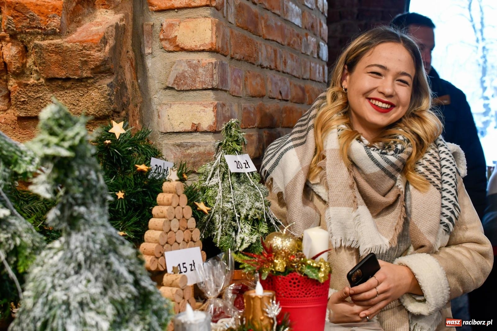 Zdjęcie w galerii na portalu naszraciborz.pl: Kiermasz świąteczny w Tworkowie z premierą banknotu kolekcjonerskiego [FOTO i WIDEO] wiadomości z regionu