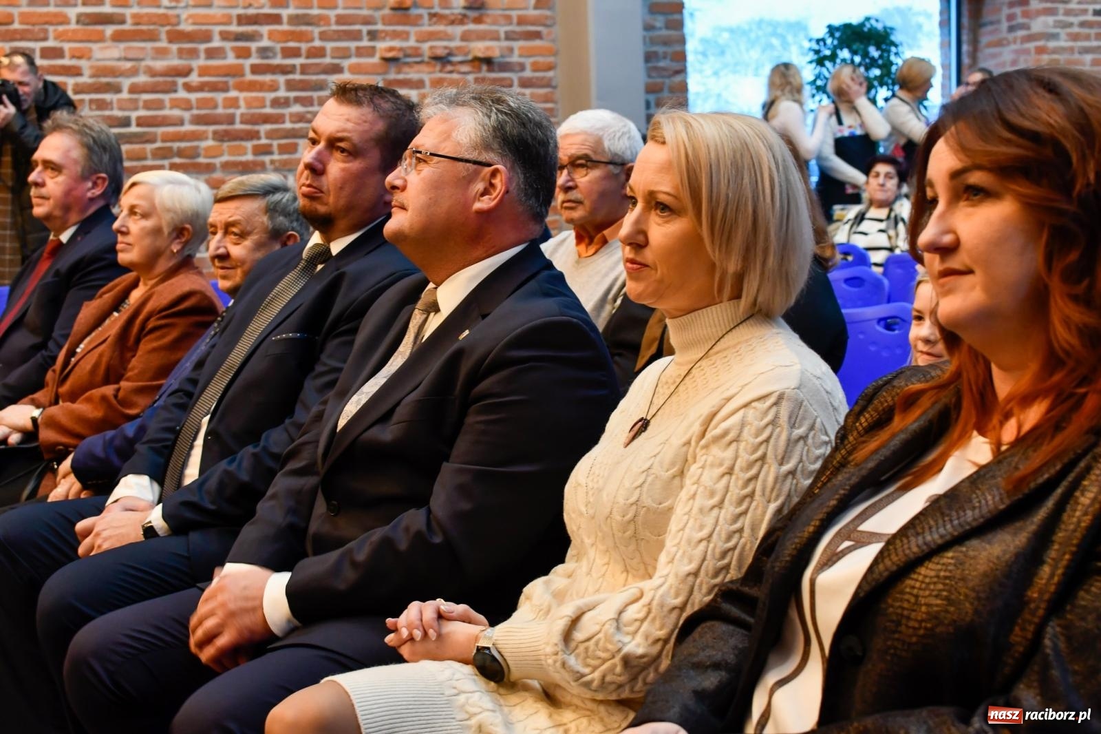 Zdjęcie w galerii na portalu naszraciborz.pl: Kiermasz świąteczny w Tworkowie z premierą banknotu kolekcjonerskiego [FOTO i WIDEO] wiadomości z regionu