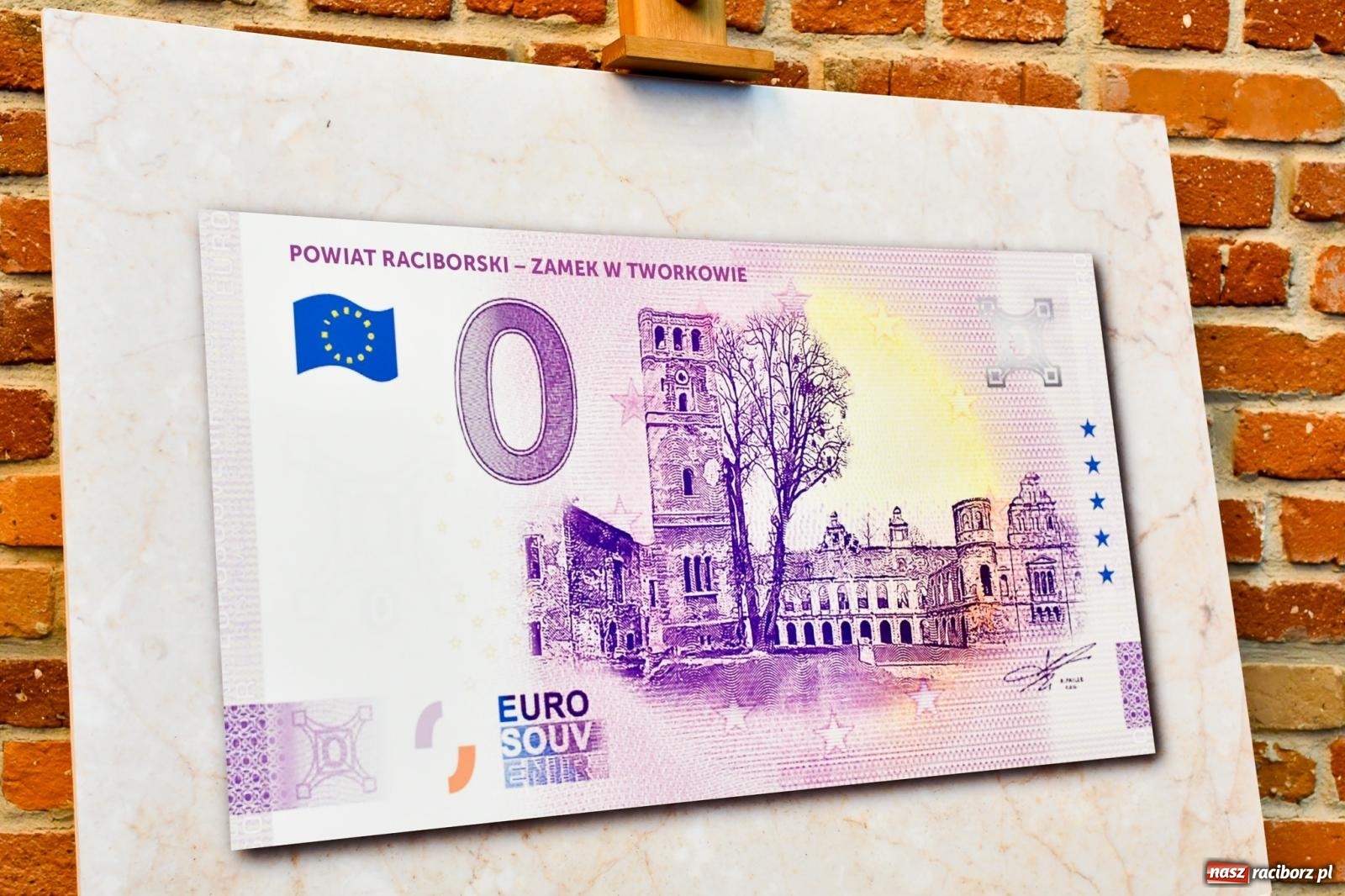 Zdjęcie w galerii na portalu naszraciborz.pl: Kiermasz świąteczny w Tworkowie z premierą banknotu kolekcjonerskiego [FOTO i WIDEO] wiadomości z regionu