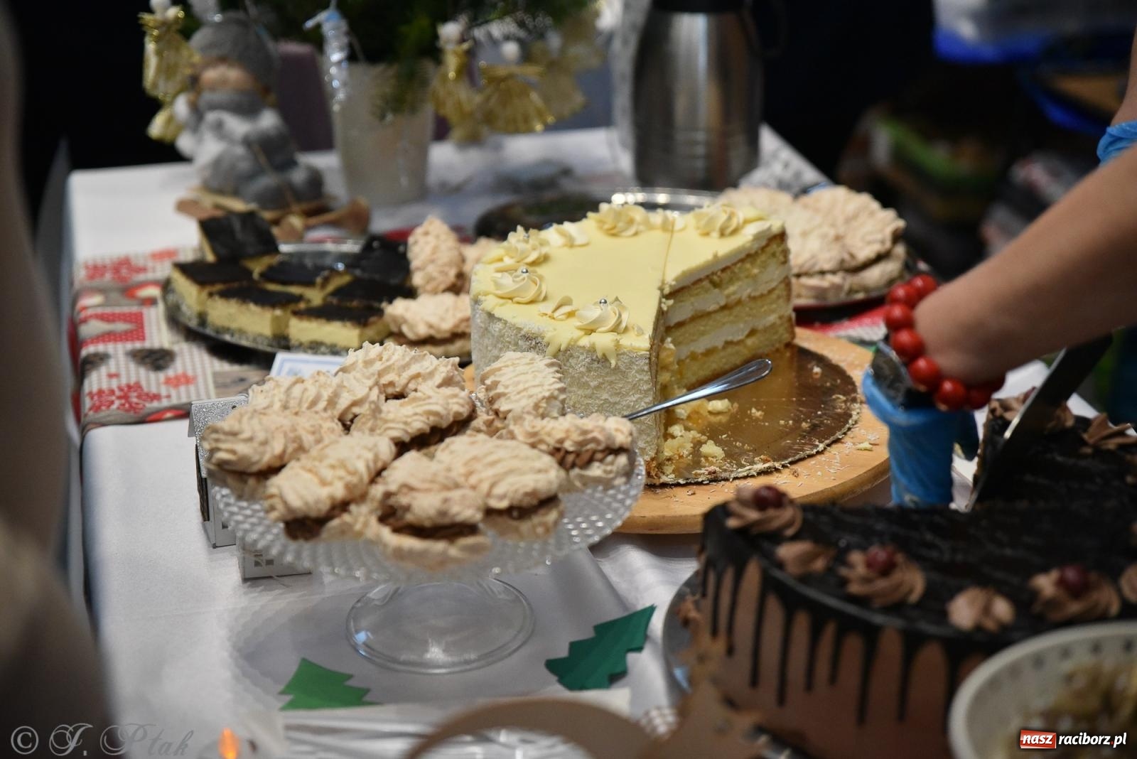 Zdjęcie w galerii na portalu naszraciborz.pl: Kiermasz świąteczny w Tworkowie z premierą banknotu kolekcjonerskiego [FOTO i WIDEO] wiadomości z regionu