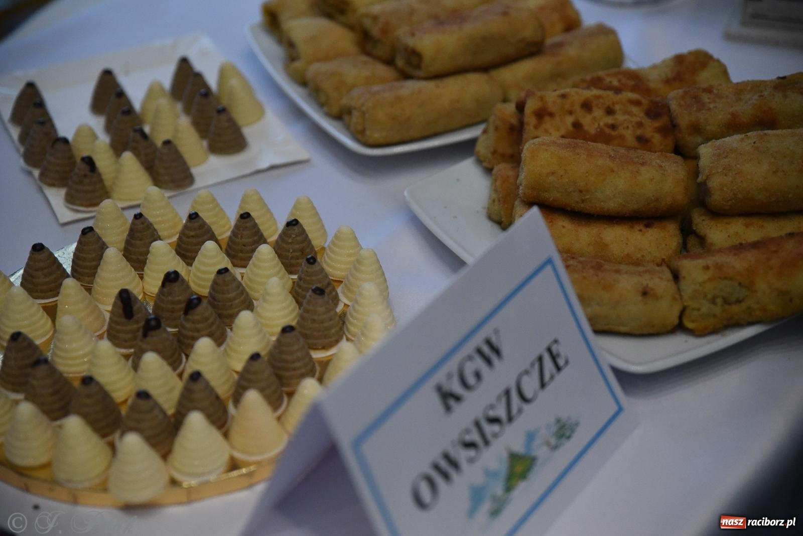 Zdjęcie w galerii na portalu naszraciborz.pl: Kiermasz świąteczny w Tworkowie z premierą banknotu kolekcjonerskiego [FOTO i WIDEO] wiadomości z regionu