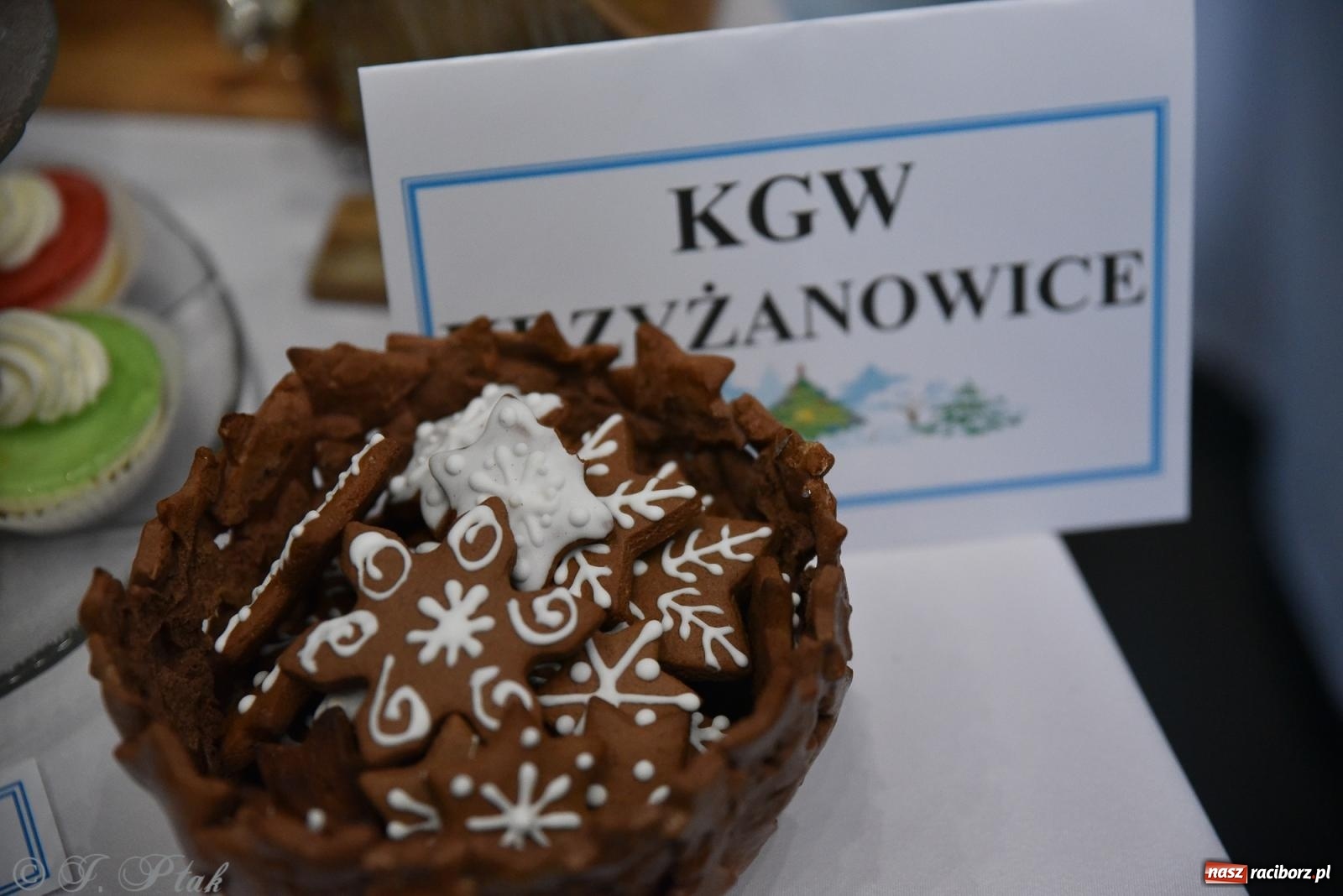 Zdjęcie w galerii na portalu naszraciborz.pl: Kiermasz świąteczny w Tworkowie z premierą banknotu kolekcjonerskiego [FOTO i WIDEO] wiadomości z regionu