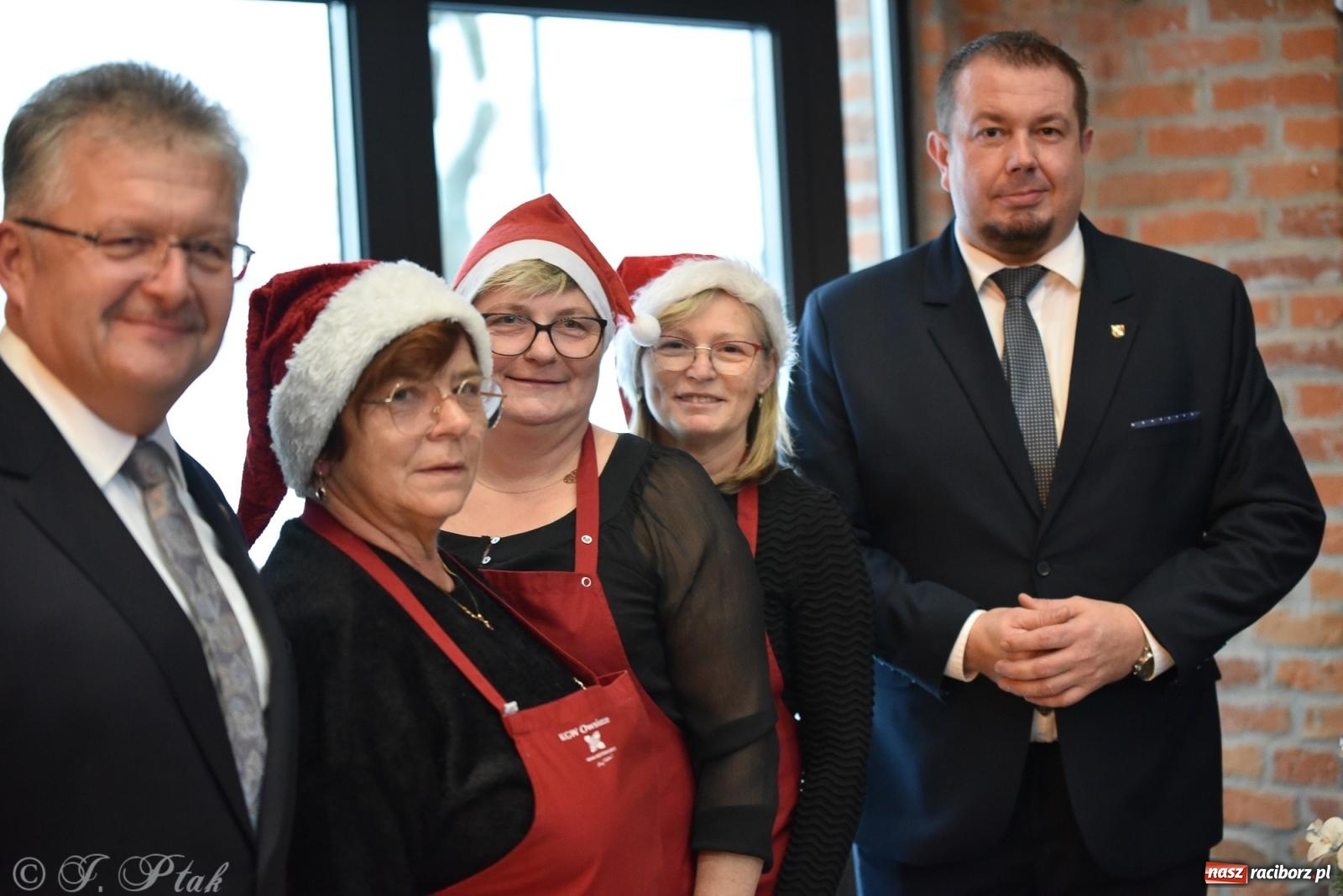 Zdjęcie w galerii na portalu naszraciborz.pl: Kiermasz świąteczny w Tworkowie z premierą banknotu kolekcjonerskiego [FOTO i WIDEO] wiadomości z regionu