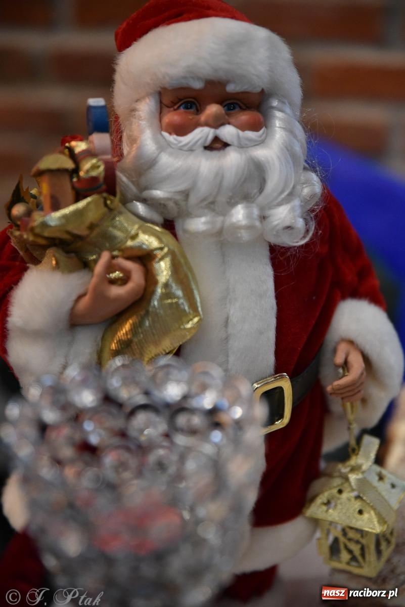 Zdjęcie w galerii na portalu naszraciborz.pl: Kiermasz świąteczny w Tworkowie z premierą banknotu kolekcjonerskiego [FOTO i WIDEO] wiadomości z regionu