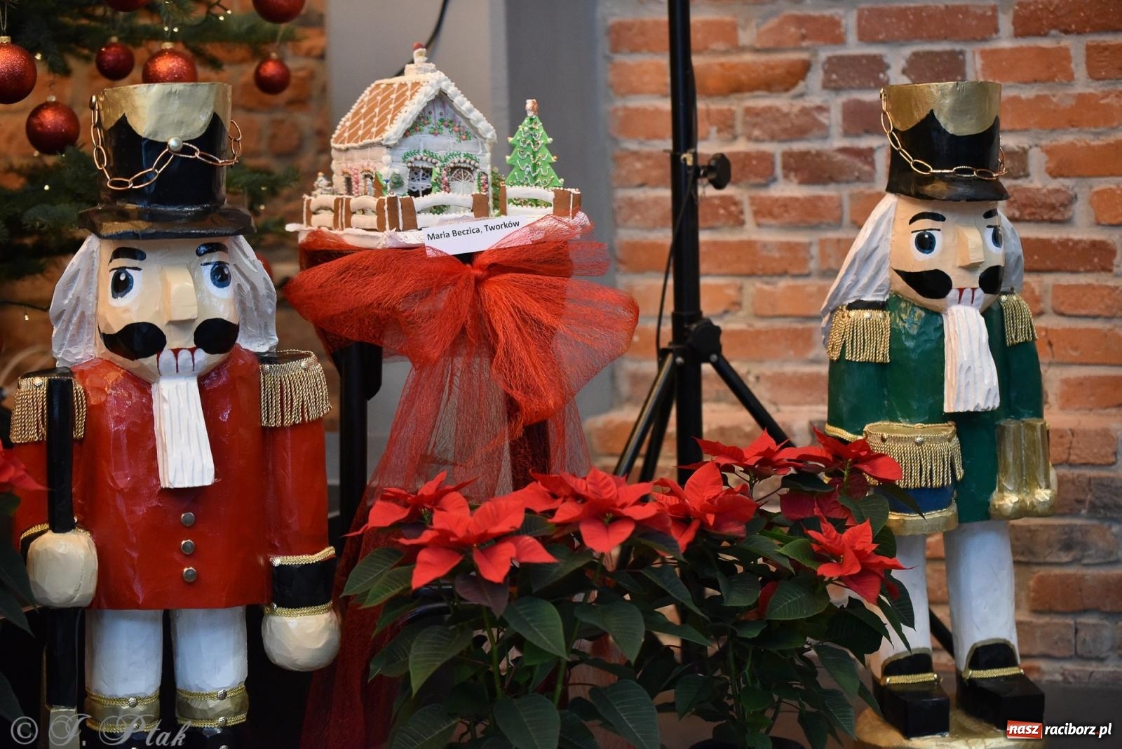 Zdjęcie w galerii na portalu naszraciborz.pl: Kiermasz świąteczny w Tworkowie z premierą banknotu kolekcjonerskiego [FOTO i WIDEO] wiadomości z regionu