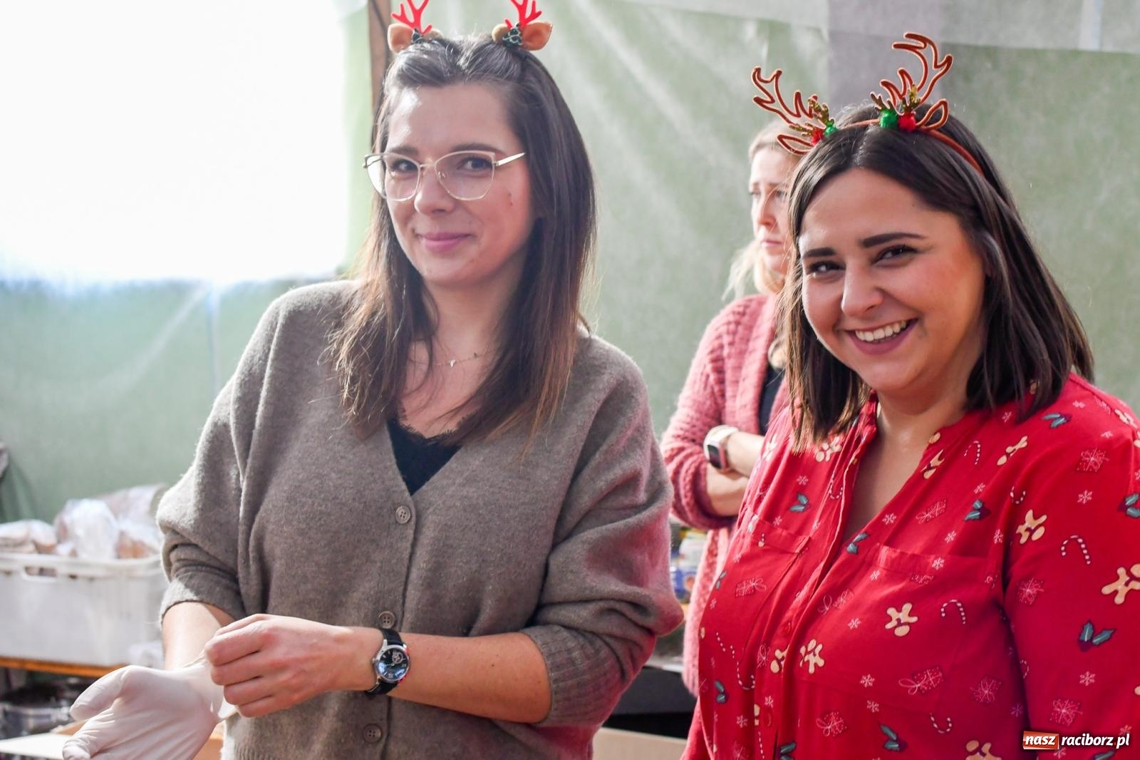 Zdjęcie w galerii na portalu naszraciborz.pl: Tańce, śpiewy i smakołyki. Pietrowicki kiermasz bożonarodzeniowy [FOTO i WIDEO] wiadomości z regionu