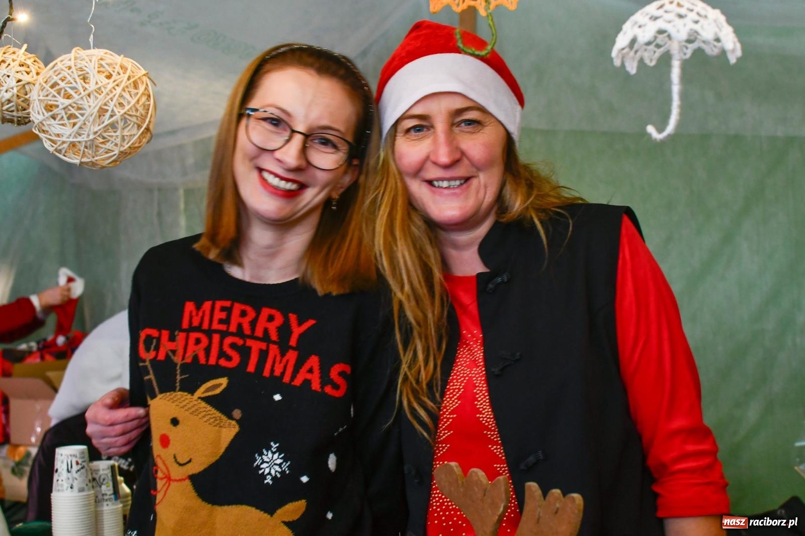 Zdjęcie w galerii na portalu naszraciborz.pl: Tańce, śpiewy i smakołyki. Pietrowicki kiermasz bożonarodzeniowy [FOTO i WIDEO] wiadomości z regionu