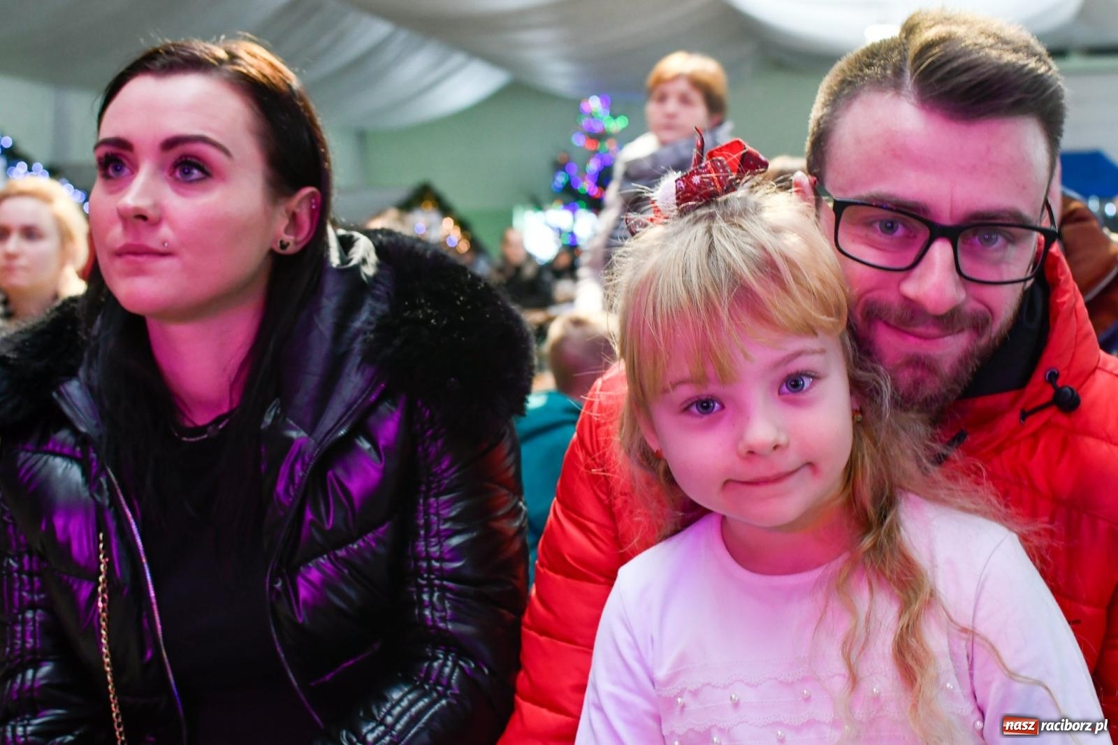 Zdjęcie w galerii na portalu naszraciborz.pl: Tańce, śpiewy i smakołyki. Pietrowicki kiermasz bożonarodzeniowy [FOTO i WIDEO] wiadomości z regionu