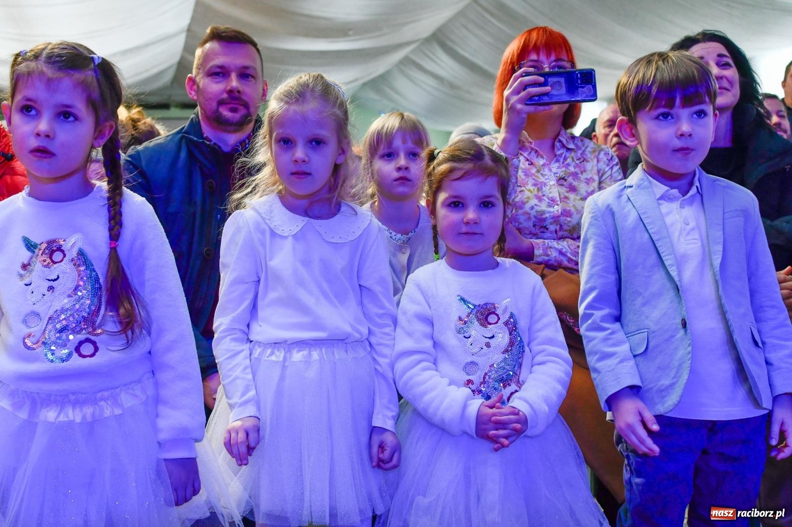 Zdjęcie w galerii na portalu naszraciborz.pl: Tańce, śpiewy i smakołyki. Pietrowicki kiermasz bożonarodzeniowy [FOTO i WIDEO] wiadomości z regionu