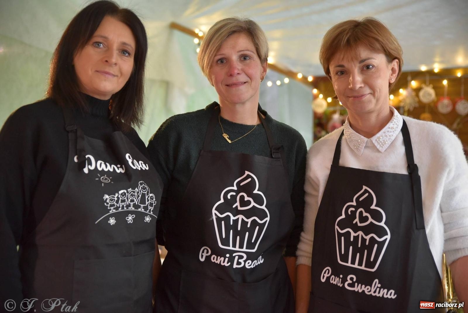 Zdjęcie w galerii na portalu naszraciborz.pl: Tańce, śpiewy i smakołyki. Pietrowicki kiermasz bożonarodzeniowy [FOTO i WIDEO] wiadomości z regionu