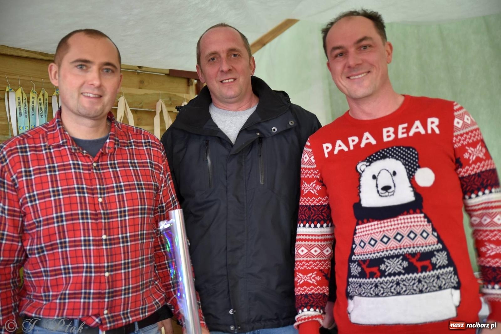 Zdjęcie w galerii na portalu naszraciborz.pl: Tańce, śpiewy i smakołyki. Pietrowicki kiermasz bożonarodzeniowy [FOTO i WIDEO] wiadomości z regionu