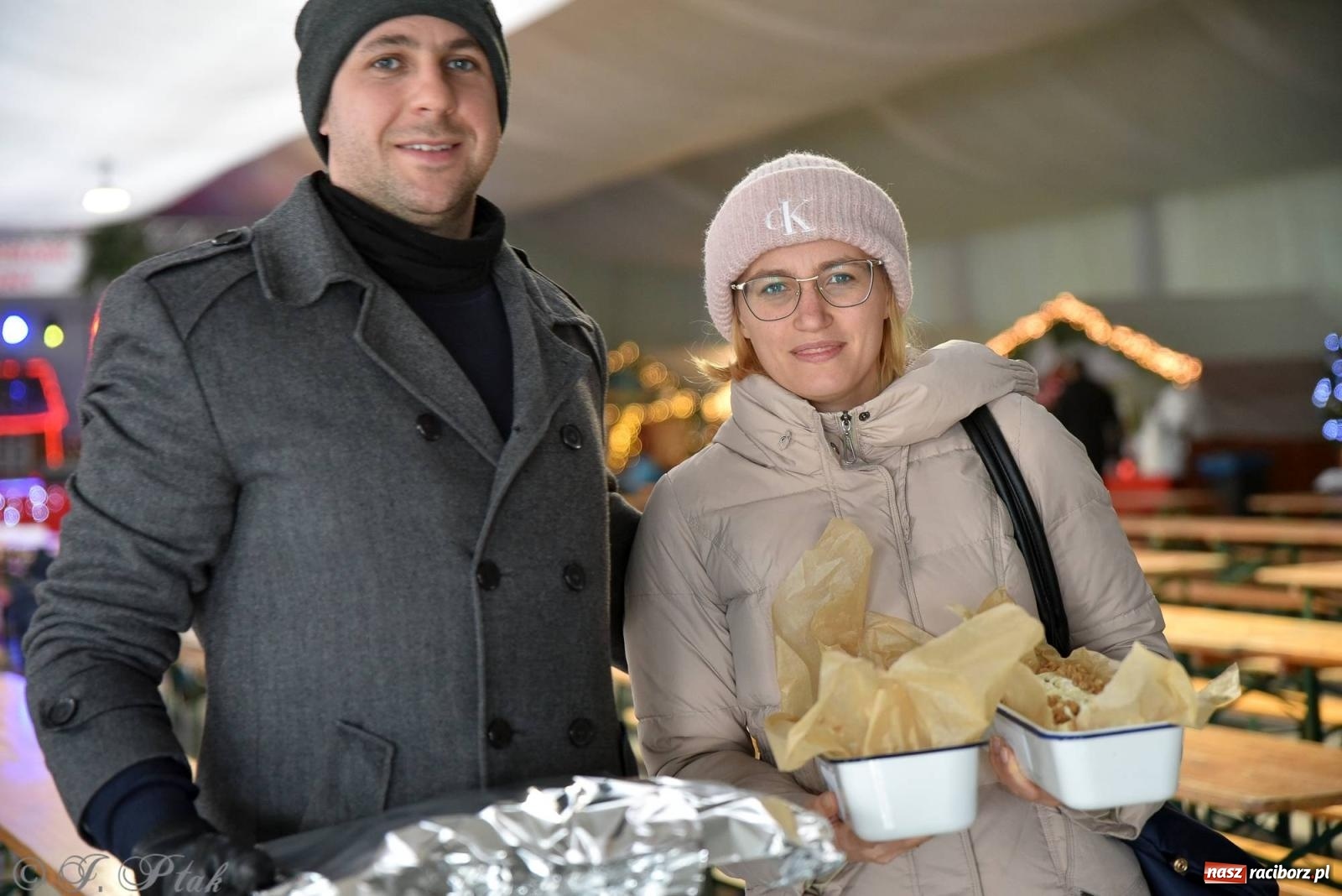 Zdjęcie w galerii na portalu naszraciborz.pl: Tańce, śpiewy i smakołyki. Pietrowicki kiermasz bożonarodzeniowy [FOTO i WIDEO] wiadomości z regionu