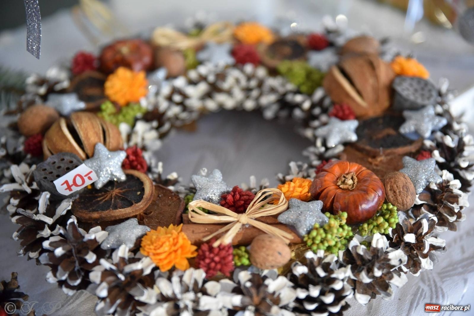 Zdjęcie w galerii na portalu naszraciborz.pl: Tańce, śpiewy i smakołyki. Pietrowicki kiermasz bożonarodzeniowy [FOTO i WIDEO] wiadomości z regionu