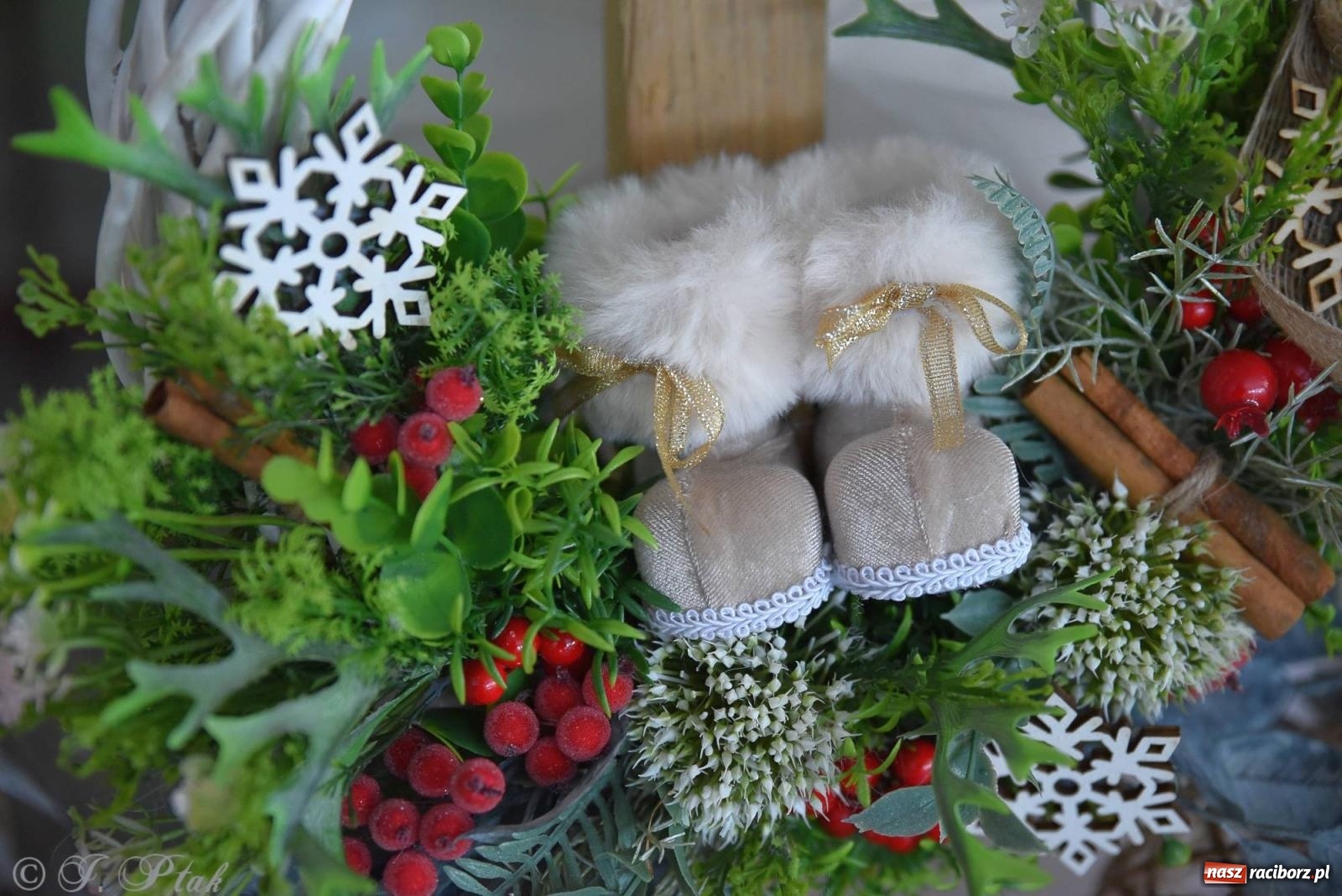 Zdjęcie w galerii na portalu naszraciborz.pl: Tańce, śpiewy i smakołyki. Pietrowicki kiermasz bożonarodzeniowy [FOTO i WIDEO] wiadomości z regionu
