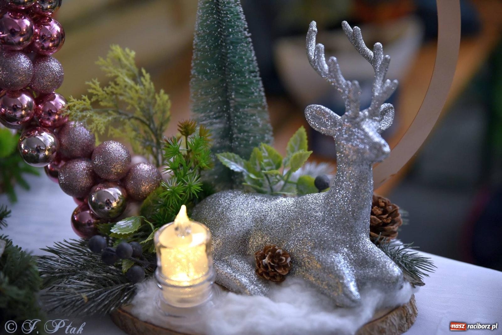 Zdjęcie w galerii na portalu naszraciborz.pl: Tańce, śpiewy i smakołyki. Pietrowicki kiermasz bożonarodzeniowy [FOTO i WIDEO] wiadomości z regionu