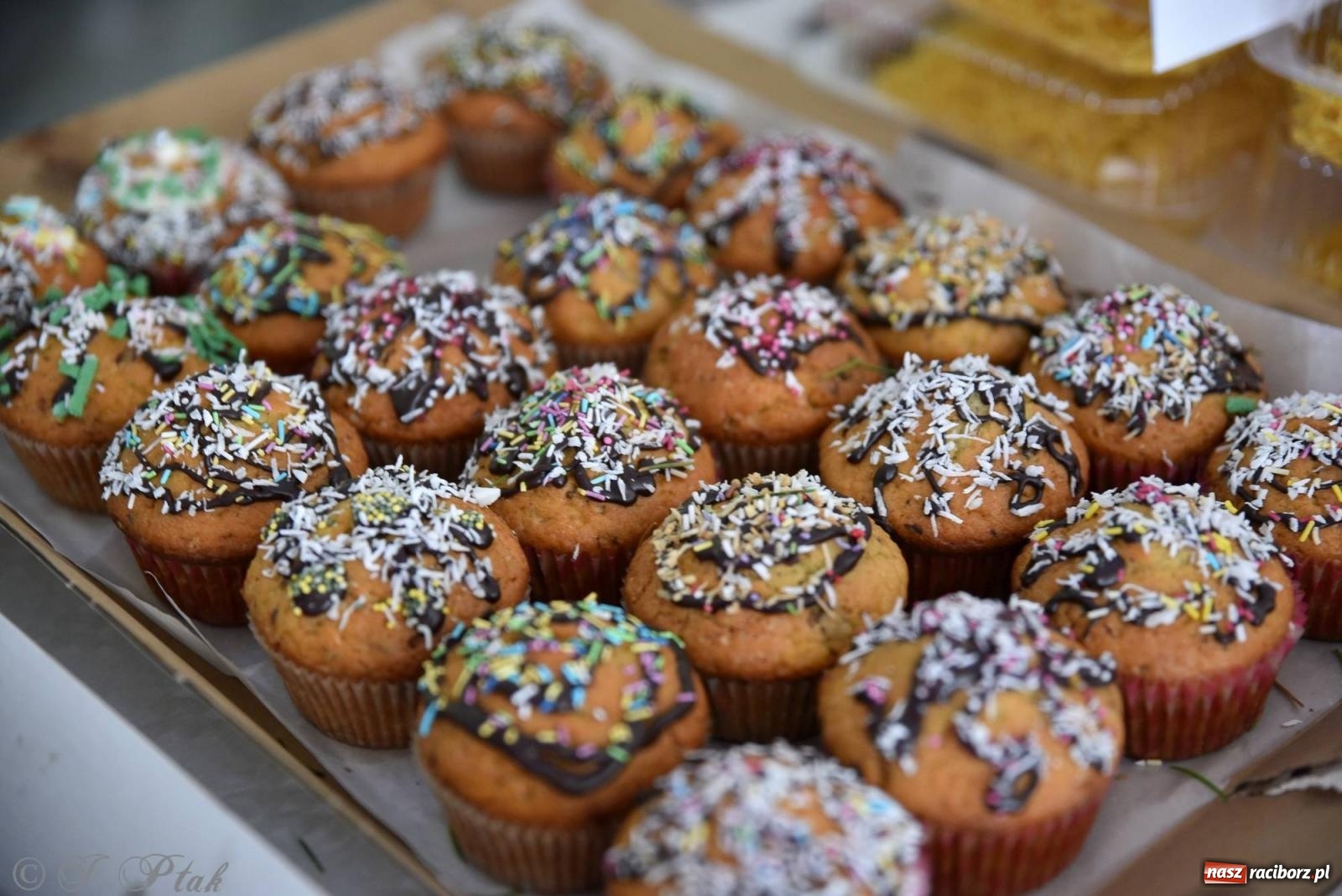 Zdjęcie w galerii na portalu naszraciborz.pl: Tańce, śpiewy i smakołyki. Pietrowicki kiermasz bożonarodzeniowy [FOTO i WIDEO] wiadomości z regionu