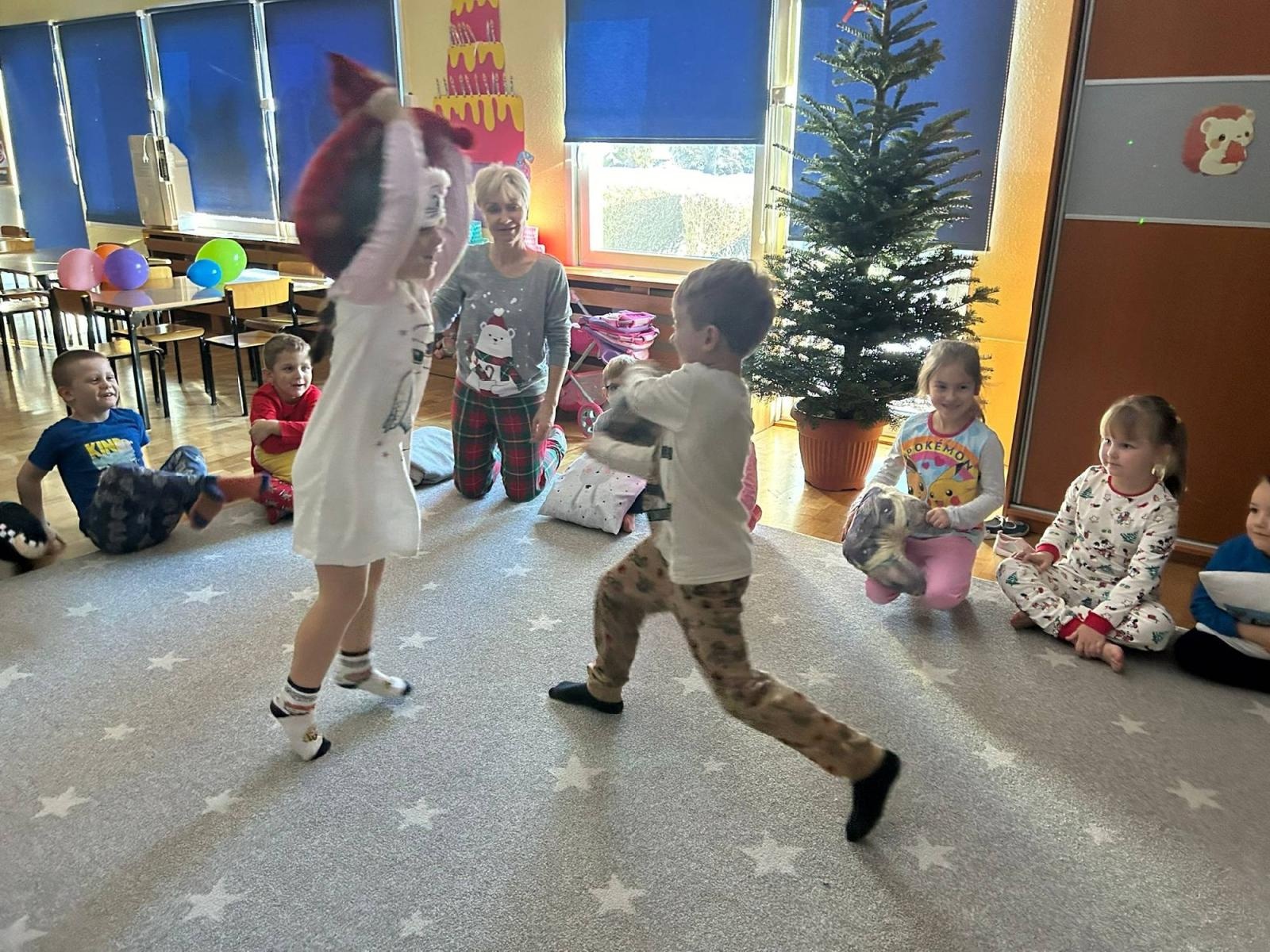 Zdjęcie w galerii na portalu naszraciborz.pl: Dzień piżamy w przedszkolu na Polnej wiadomości z regionu