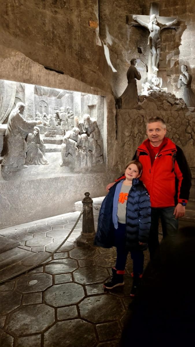 Zdjęcie w galerii na portalu naszraciborz.pl: Ekipa z raciborskiego PTTK na rozświetleniu krakowskiej choinki wiadomości z regionu