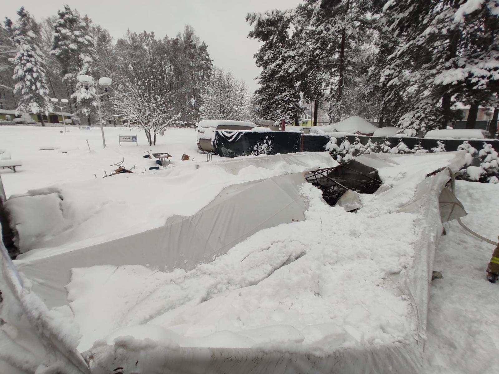 Zdjęcie w galerii na portalu naszraciborz.pl: Pożar namiotu w Szymocicach wiadomości z regionu