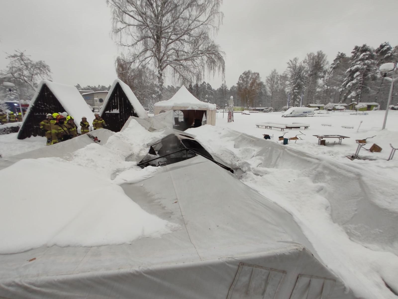 Zdjęcie w galerii na portalu naszraciborz.pl: Pożar namiotu w Szymocicach wiadomości z regionu