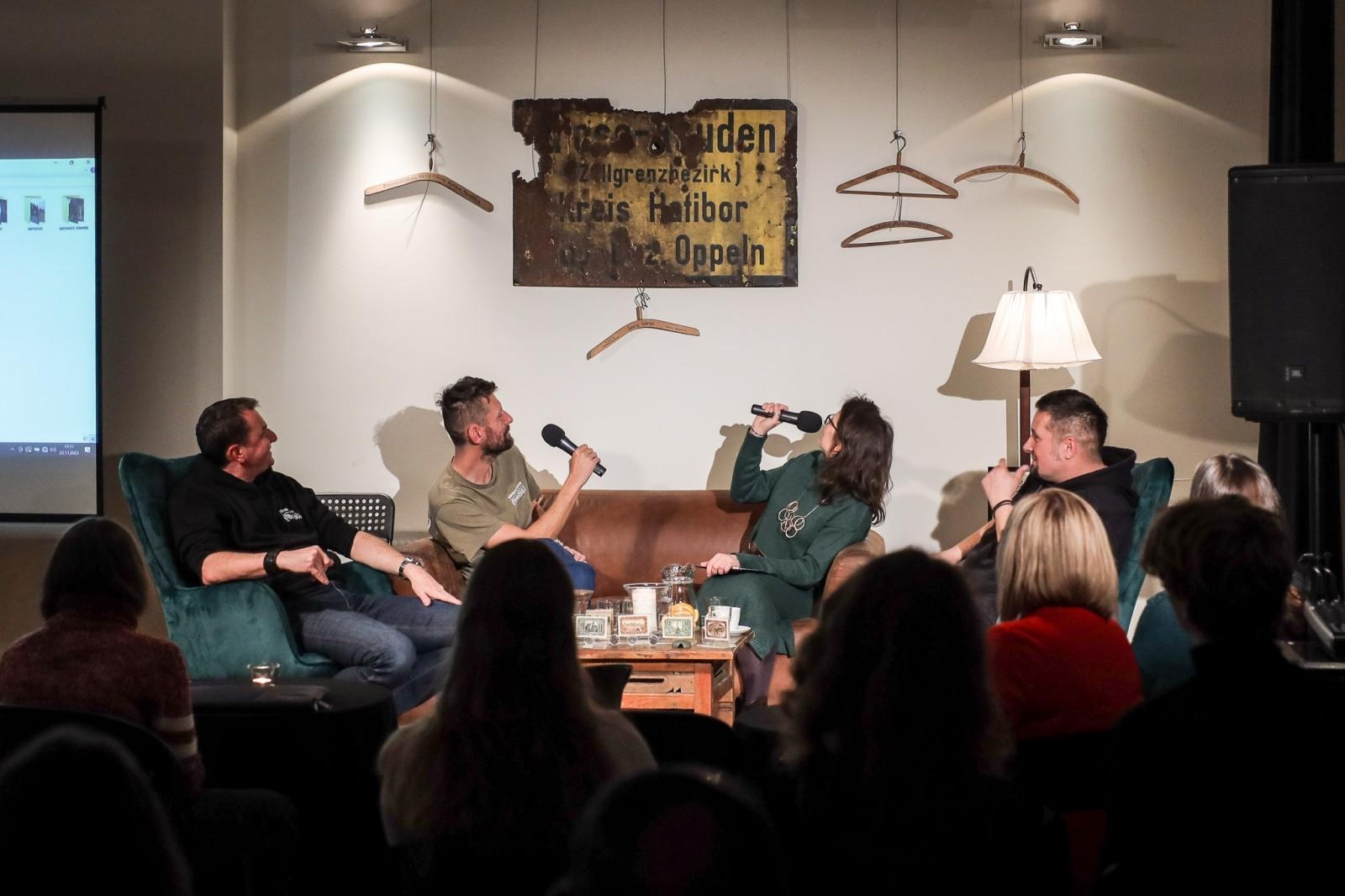 Zdjęcie w galerii na portalu naszraciborz.pl: Detektywi lokalnej historii gośćmi spotkania W punkt wiadomości z regionu