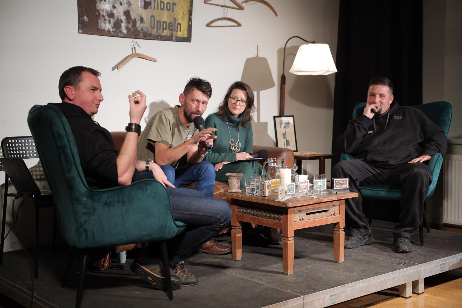 Zdjęcie w galerii na portalu naszraciborz.pl: Detektywi lokalnej historii gośćmi spotkania W punkt wiadomości z regionu