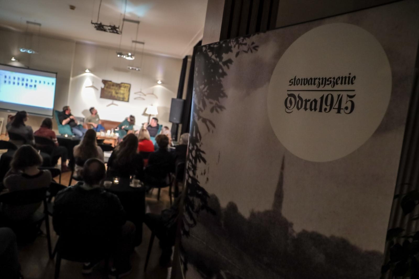 Zdjęcie w galerii na portalu naszraciborz.pl: Detektywi lokalnej historii gośćmi spotkania W punkt wiadomości z regionu