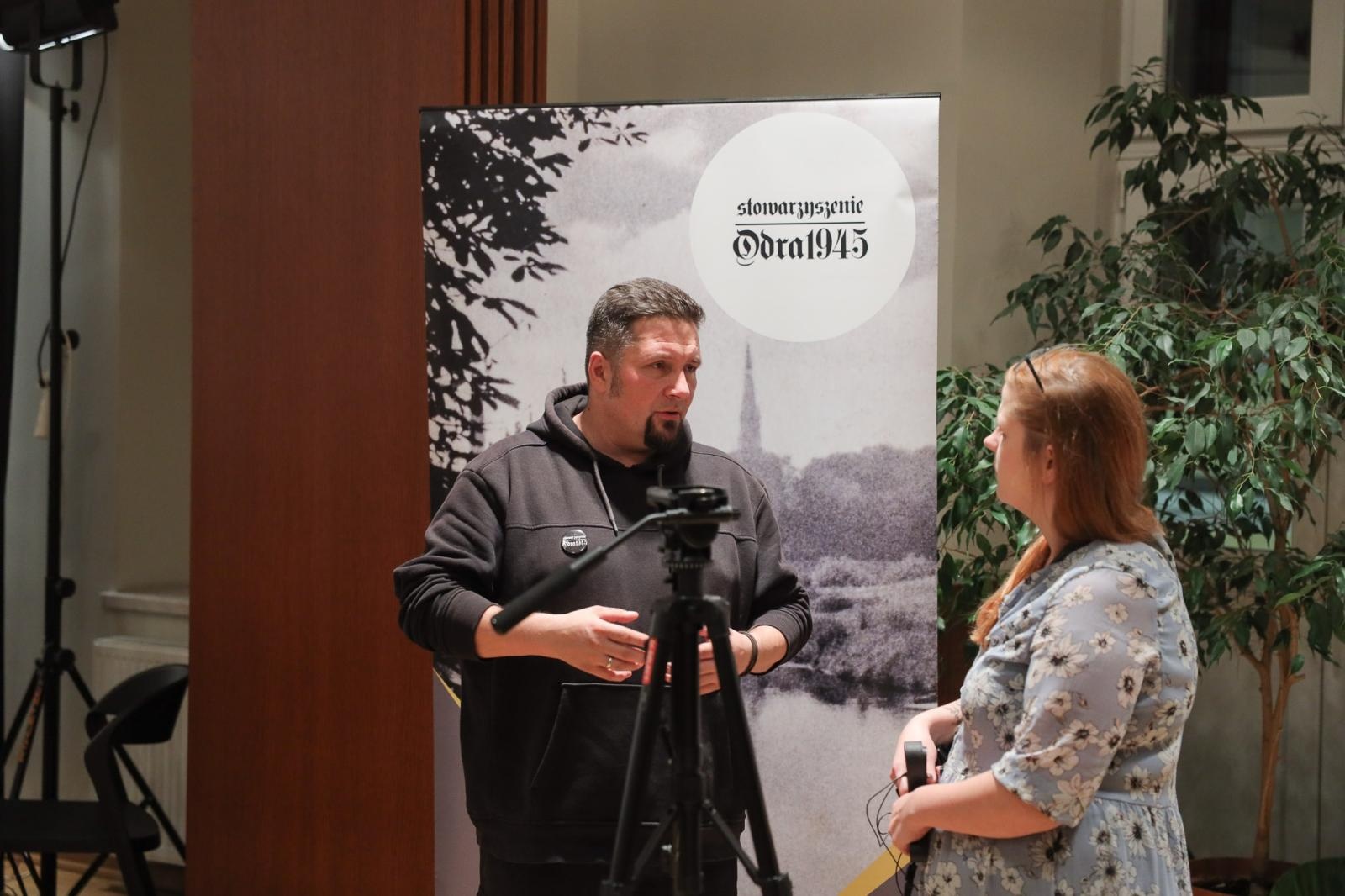 Zdjęcie w galerii na portalu naszraciborz.pl: Detektywi lokalnej historii gośćmi spotkania W punkt wiadomości z regionu