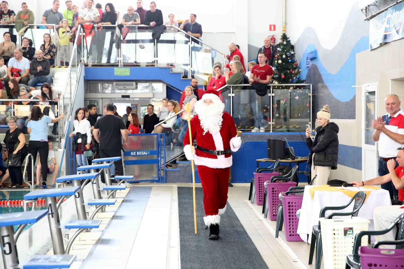 Zdjęcie w galerii na portalu naszraciborz.pl: W ZSOMS mają już Christmas Time. Zaczęli od mikołajkowych zawodów wiadomości z regionu