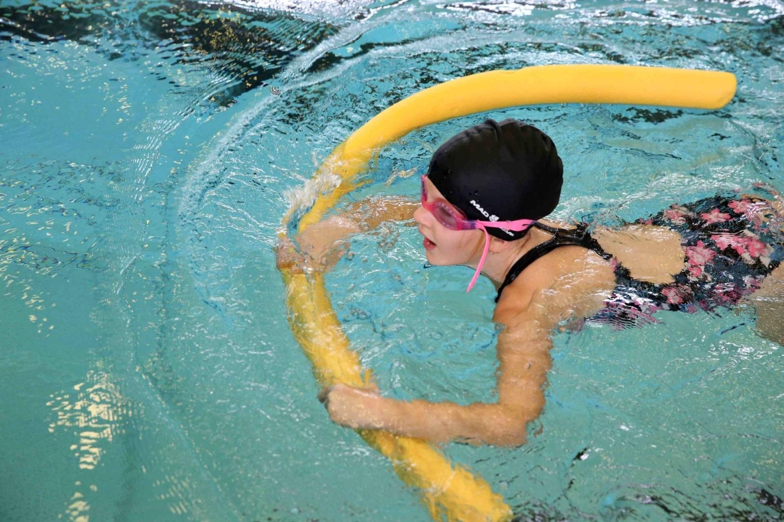 Zdjęcie w galerii na portalu naszraciborz.pl: W ZSOMS mają już Christmas Time. Zaczęli od mikołajkowych zawodów wiadomości z regionu