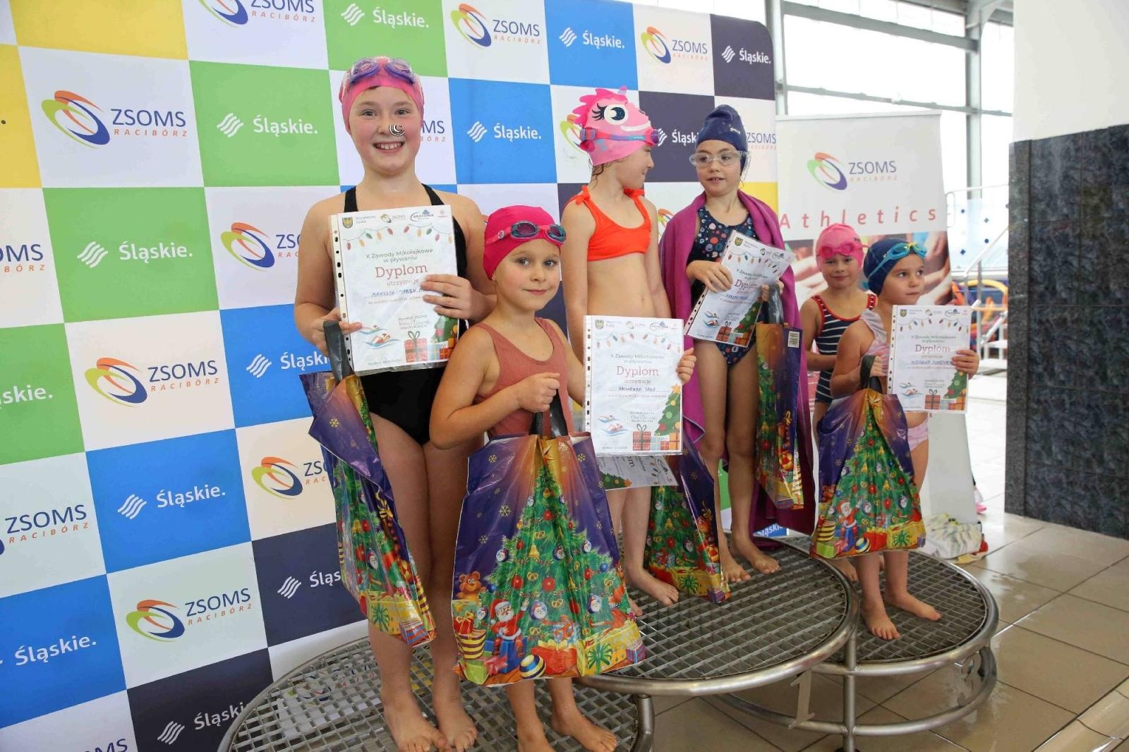 Zdjęcie w galerii na portalu naszraciborz.pl: W ZSOMS mają już Christmas Time. Zaczęli od mikołajkowych zawodów wiadomości z regionu