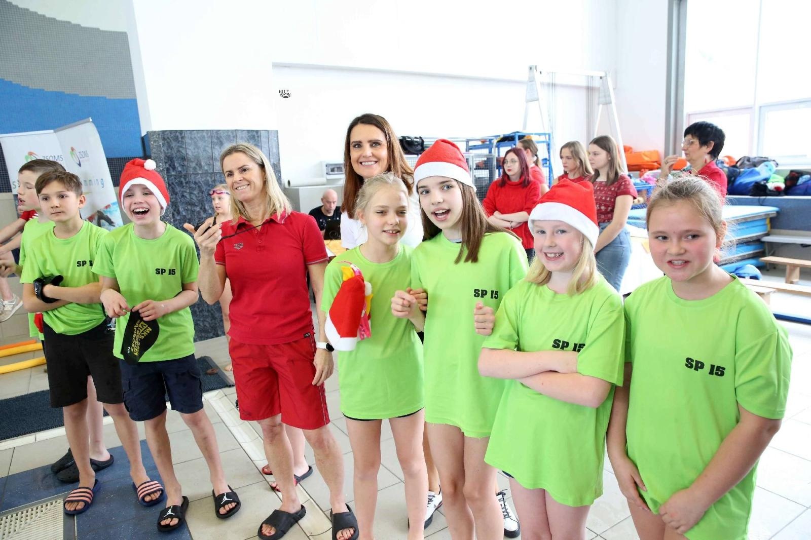 Zdjęcie w galerii na portalu naszraciborz.pl: W ZSOMS mają już Christmas Time. Zaczęli od mikołajkowych zawodów wiadomości z regionu