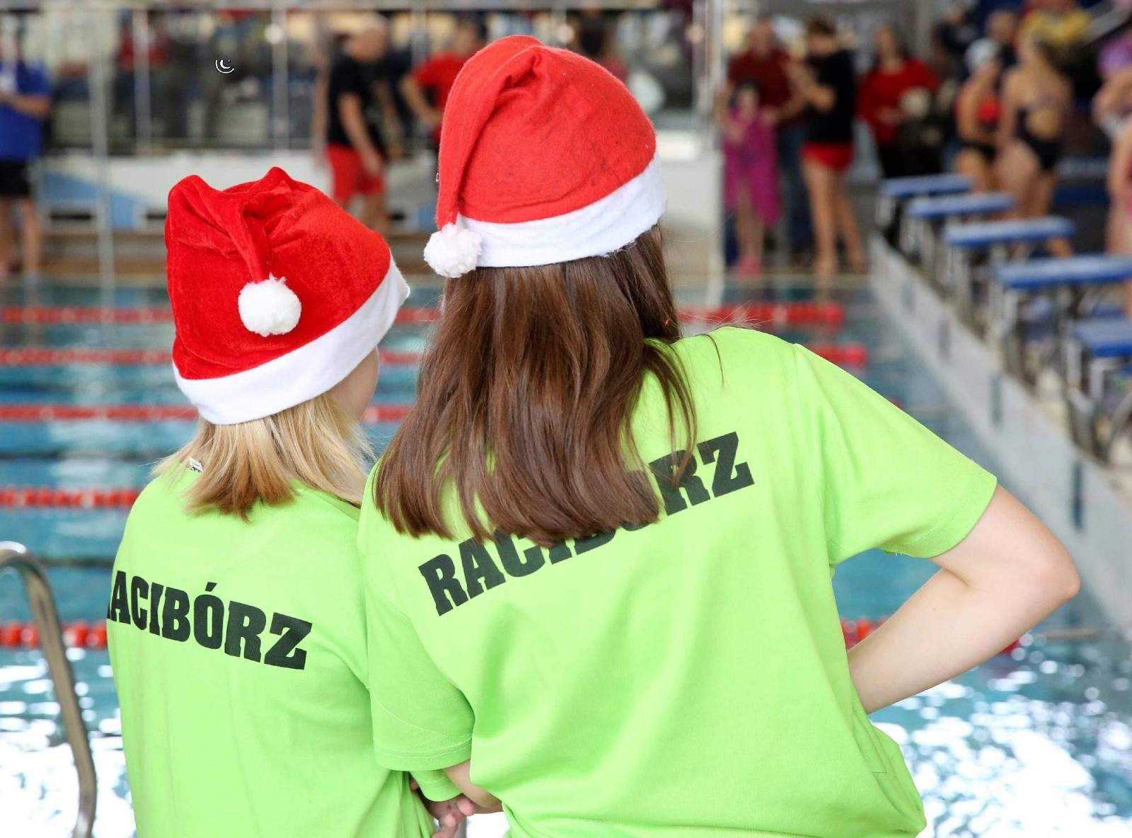 Zdjęcie w galerii na portalu naszraciborz.pl: W ZSOMS mają już Christmas Time. Zaczęli od mikołajkowych zawodów wiadomości z regionu