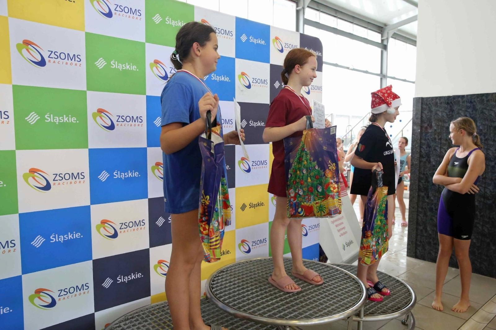 Zdjęcie w galerii na portalu naszraciborz.pl: W ZSOMS mają już Christmas Time. Zaczęli od mikołajkowych zawodów wiadomości z regionu