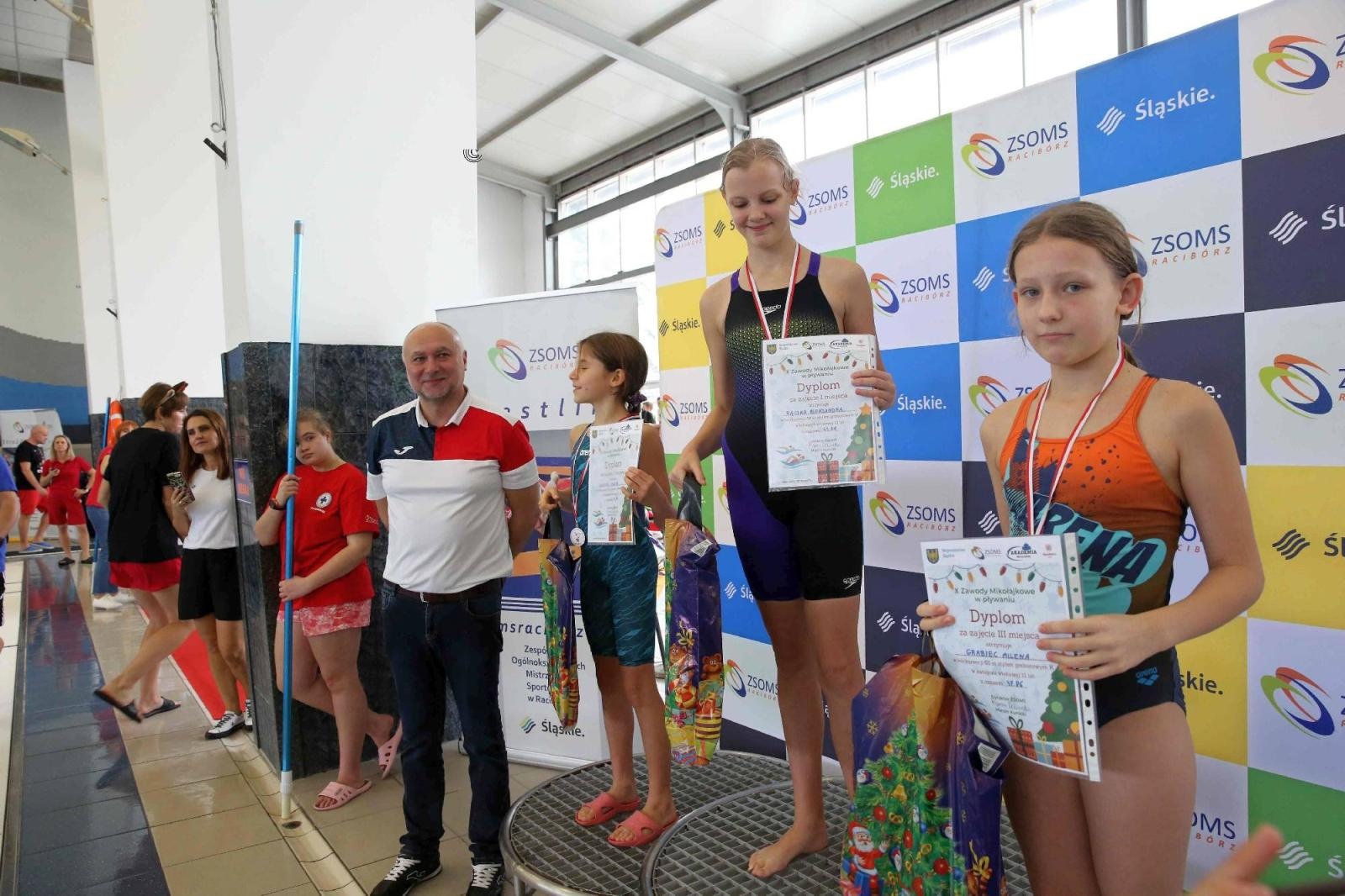 Zdjęcie w galerii na portalu naszraciborz.pl: W ZSOMS mają już Christmas Time. Zaczęli od mikołajkowych zawodów wiadomości z regionu