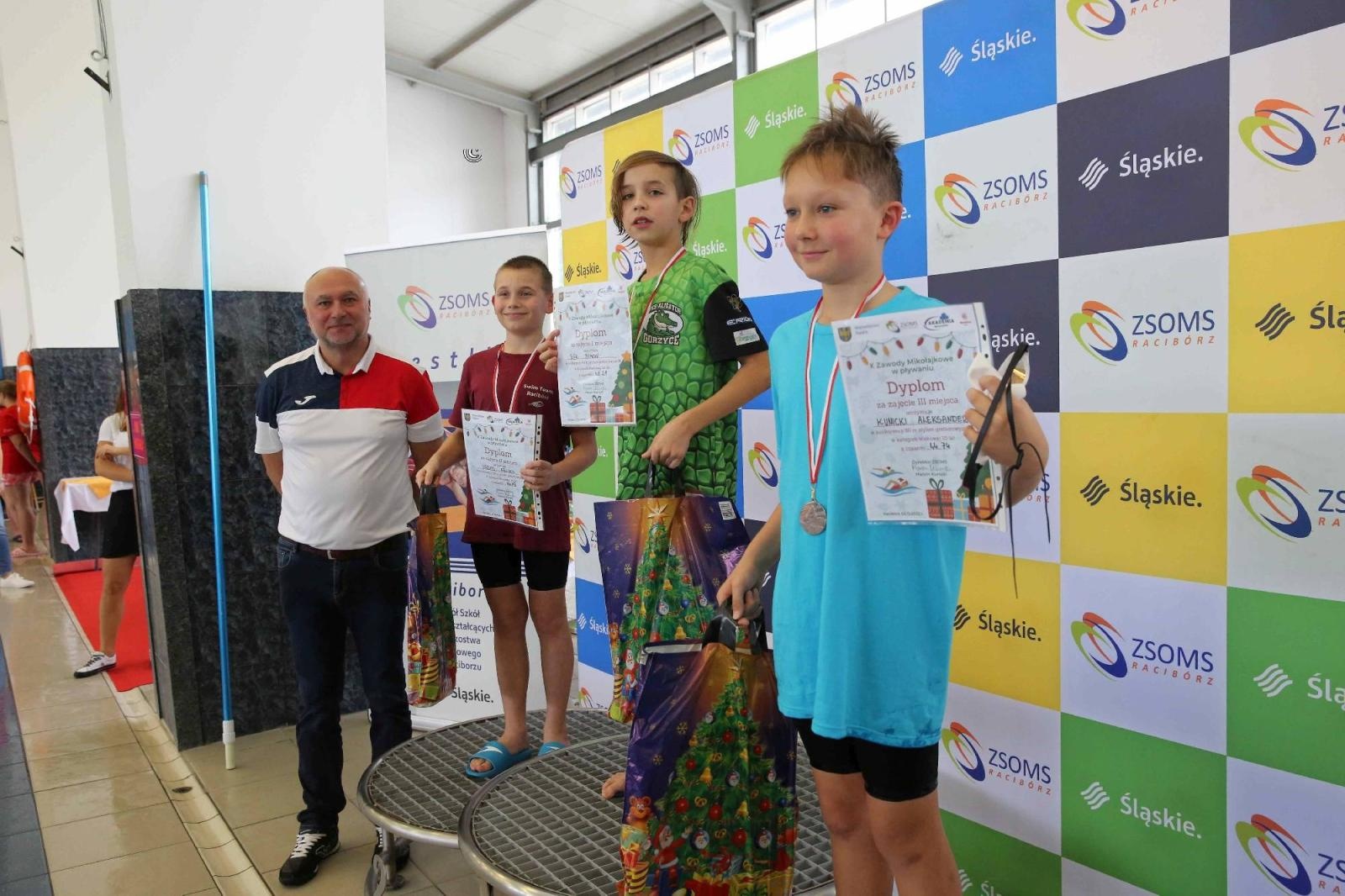 Zdjęcie w galerii na portalu naszraciborz.pl: W ZSOMS mają już Christmas Time. Zaczęli od mikołajkowych zawodów wiadomości z regionu