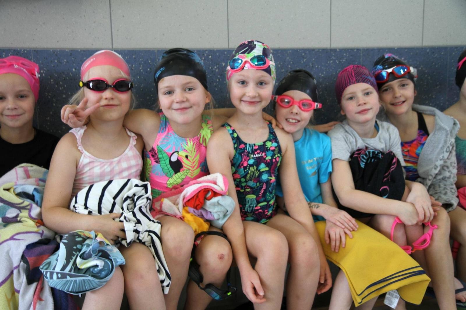 Zdjęcie w galerii na portalu naszraciborz.pl: W ZSOMS mają już Christmas Time. Zaczęli od mikołajkowych zawodów wiadomości z regionu