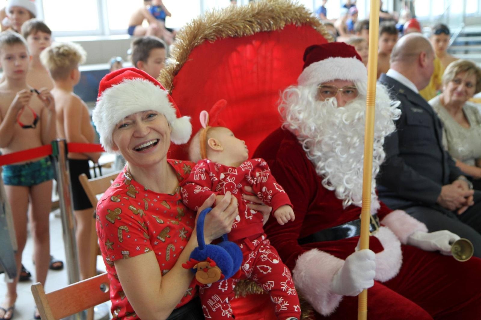 Zdjęcie w galerii na portalu naszraciborz.pl: W ZSOMS mają już Christmas Time. Zaczęli od mikołajkowych zawodów wiadomości z regionu