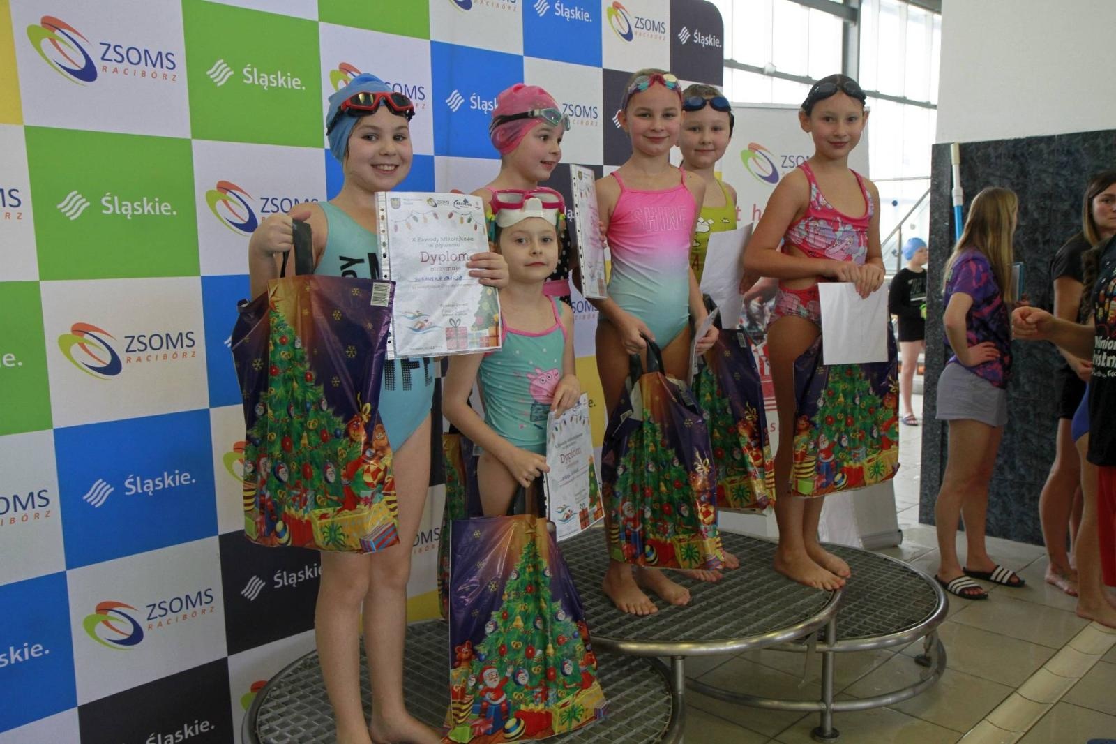 Zdjęcie w galerii na portalu naszraciborz.pl: W ZSOMS mają już Christmas Time. Zaczęli od mikołajkowych zawodów wiadomości z regionu