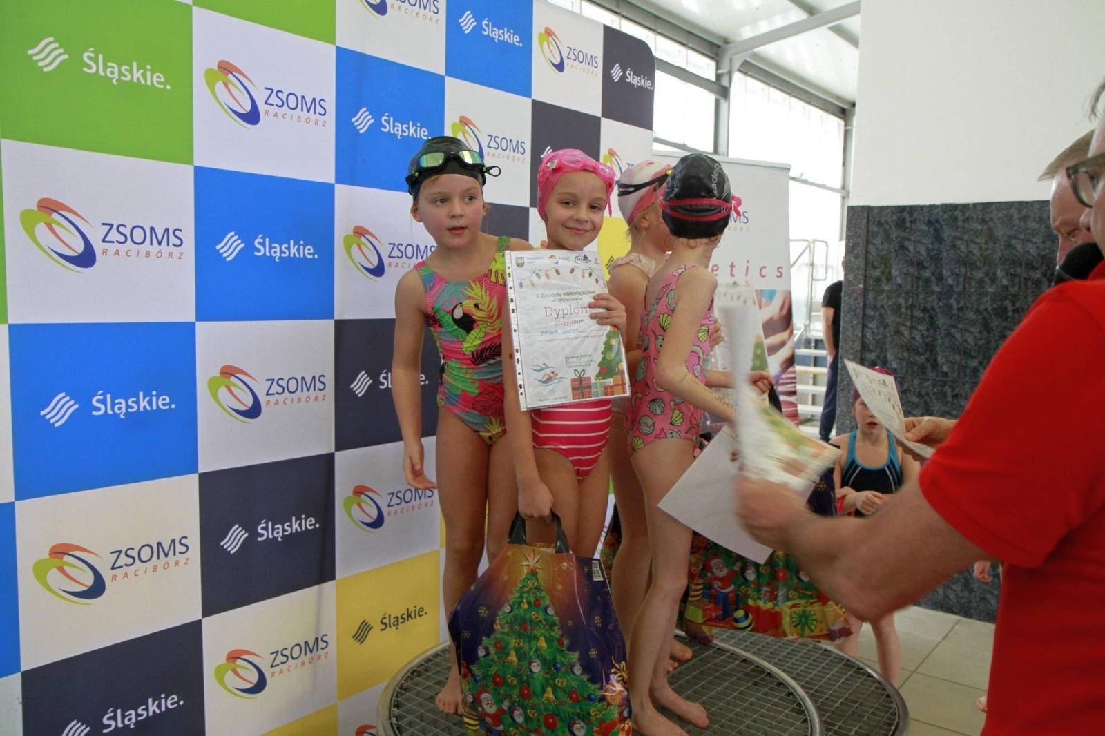 Zdjęcie w galerii na portalu naszraciborz.pl: W ZSOMS mają już Christmas Time. Zaczęli od mikołajkowych zawodów wiadomości z regionu