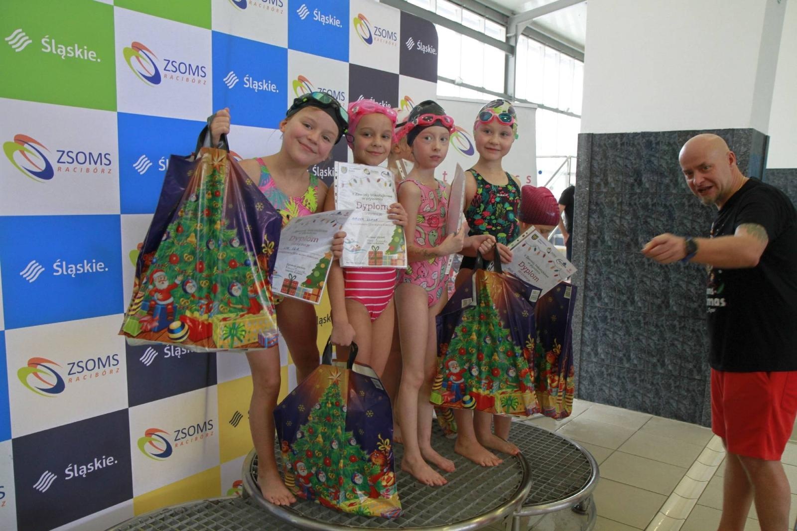 Zdjęcie w galerii na portalu naszraciborz.pl: W ZSOMS mają już Christmas Time. Zaczęli od mikołajkowych zawodów wiadomości z regionu