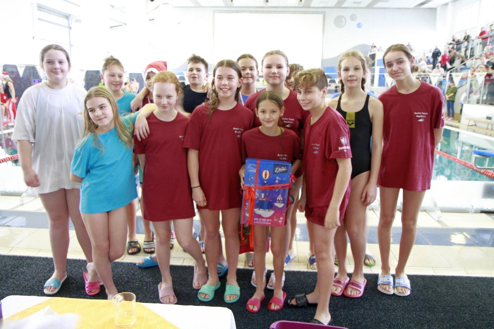 Zdjęcie w galerii na portalu naszraciborz.pl: W ZSOMS mają już Christmas Time. Zaczęli od mikołajkowych zawodów wiadomości z regionu