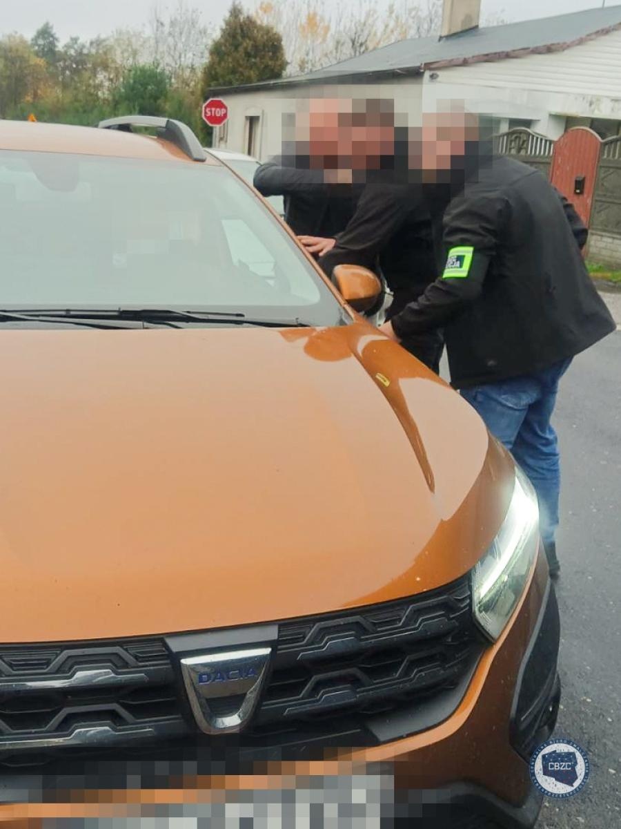 Zdjęcie w galerii na portalu naszraciborz.pl: Śląska policja rozbiła gang oszustów. Pobierali zaliczki i słuch po nich ginął wiadomości z regionu