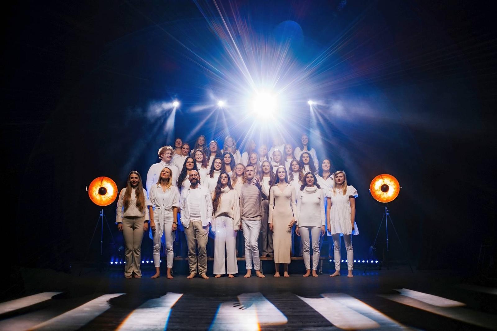 Zdjęcie w galerii na portalu naszraciborz.pl: Gwiazda nadziei. Nowy teledysk w projekcie My som stond wiadomości z regionu